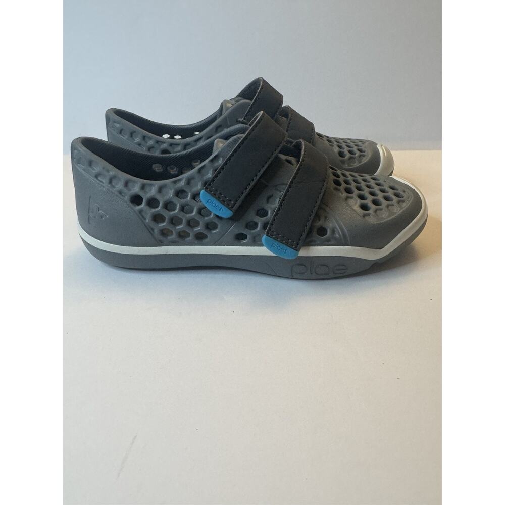 Plae Ty Shoes Kids Size 1 Gray Hook Loop Lightweight Comfort Sneaker